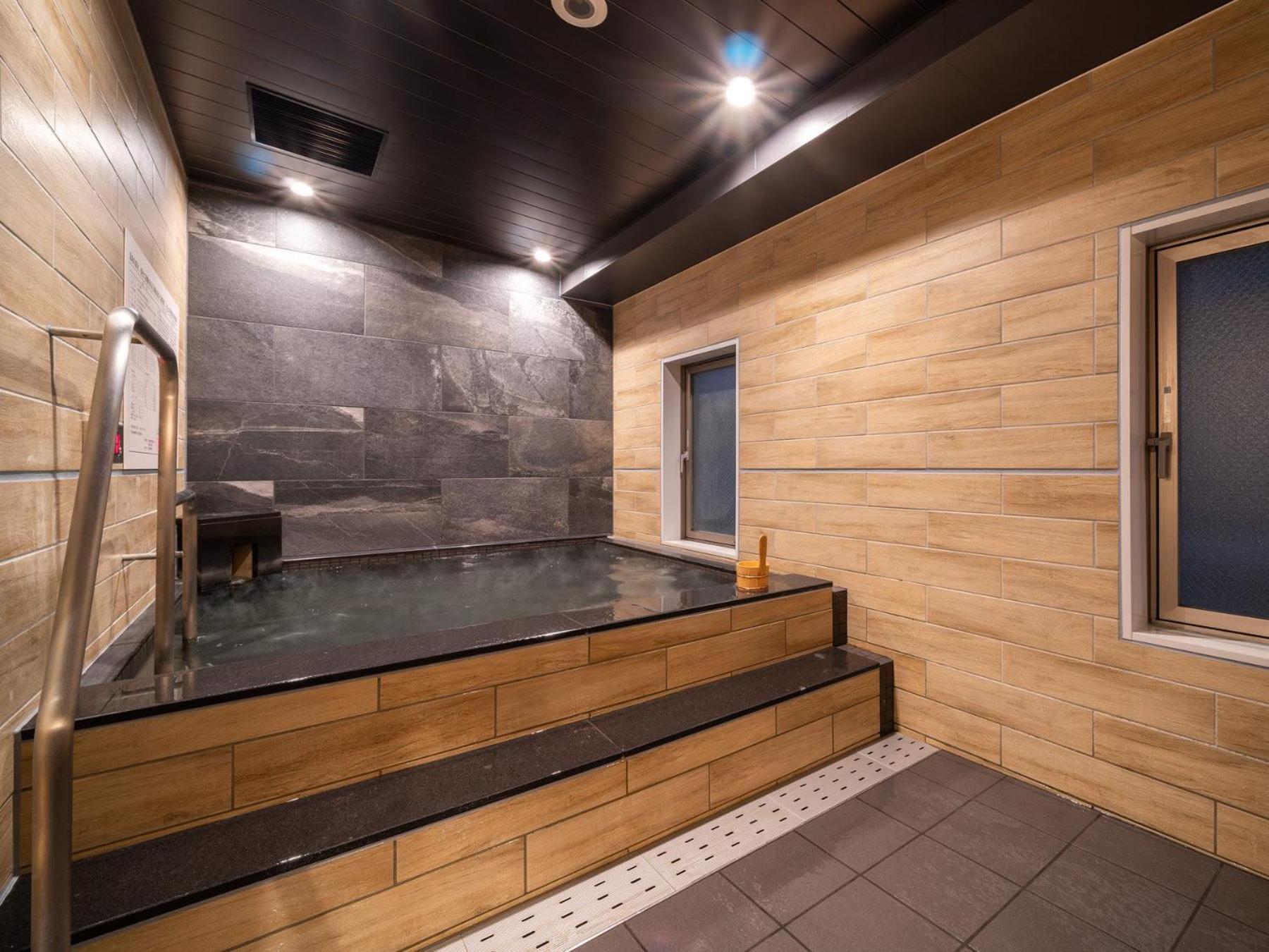 Super Hotel Chiba Ekimae Екстер'єр фото